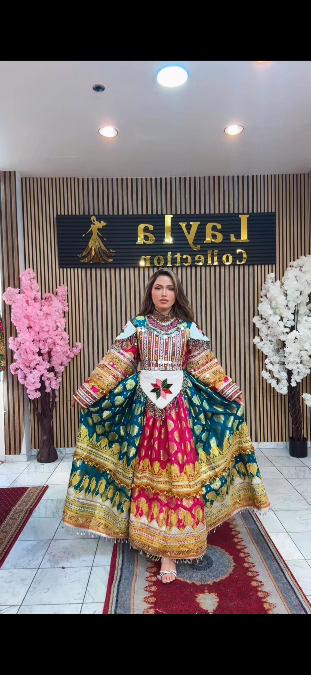 Afghanisches buntes Kleid